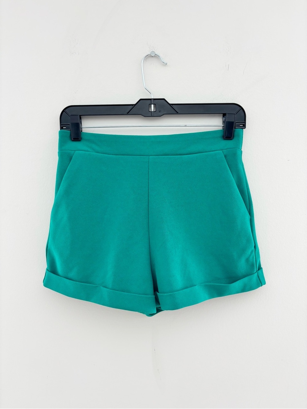Sincerely Jules Emerald Green Cuffed Shorts | Women's Medium | Pull-On